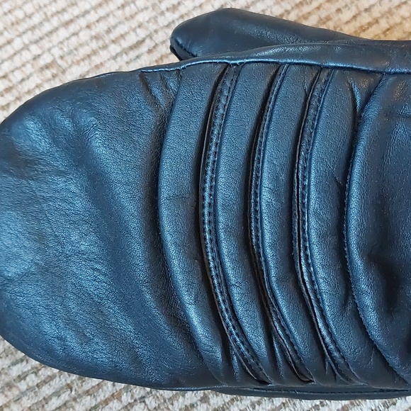 Vintage Leather Fur Lined Mittens - Picture 5 of 8